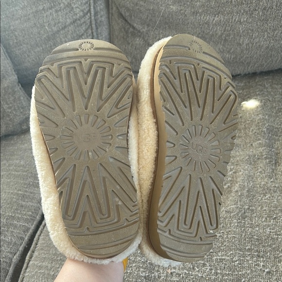 UGG Curly Tazman Slipper Cream Red Trim Women’s 5 - Picture 8 of 11